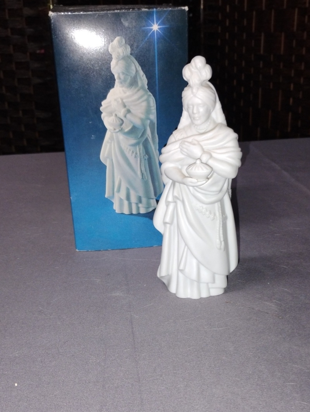 Avon Nativity Collectables  Porcelain Figurine THE MAGI Kasper